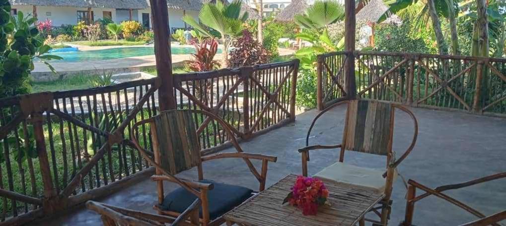 Africa Dream Bungalow Kiwengwa Hotel Кивенга Екстериор снимка
