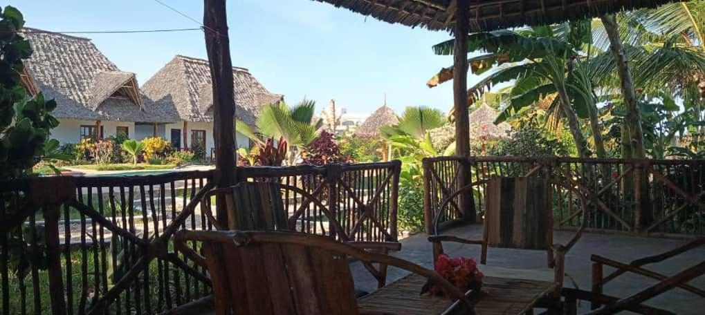 Africa Dream Bungalow Kiwengwa Hotel Кивенга Екстериор снимка