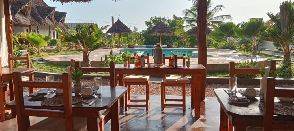 Africa Dream Bungalow Kiwengwa Hotel Кивенга Екстериор снимка